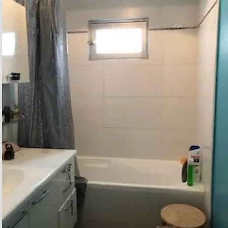 Chambre Au Calme Avec Salle De Bain Privee Merignac (Gironde)