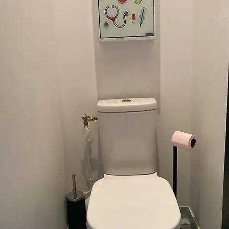 Chambre Au Calme Avec Salle De Bain Privee Homestay *